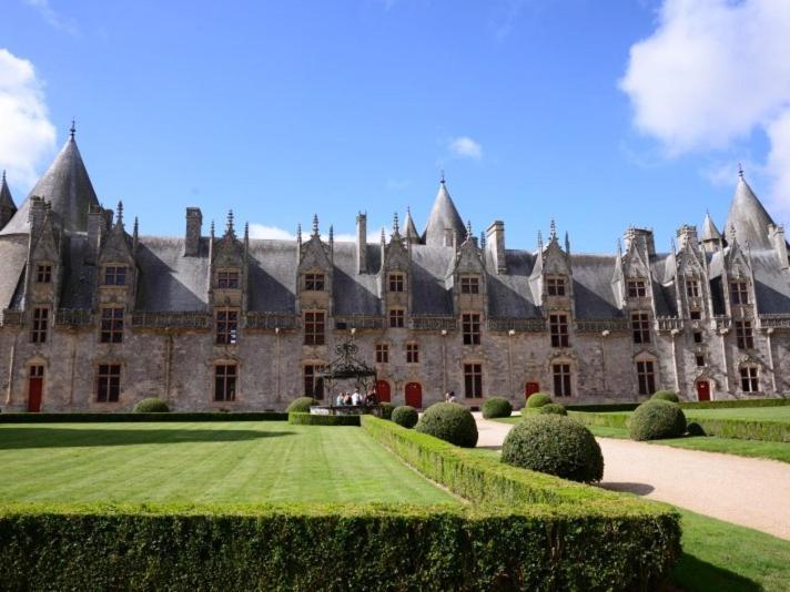 Le 14 St Michel Acomodação com café da manhã Josselin Exterior foto